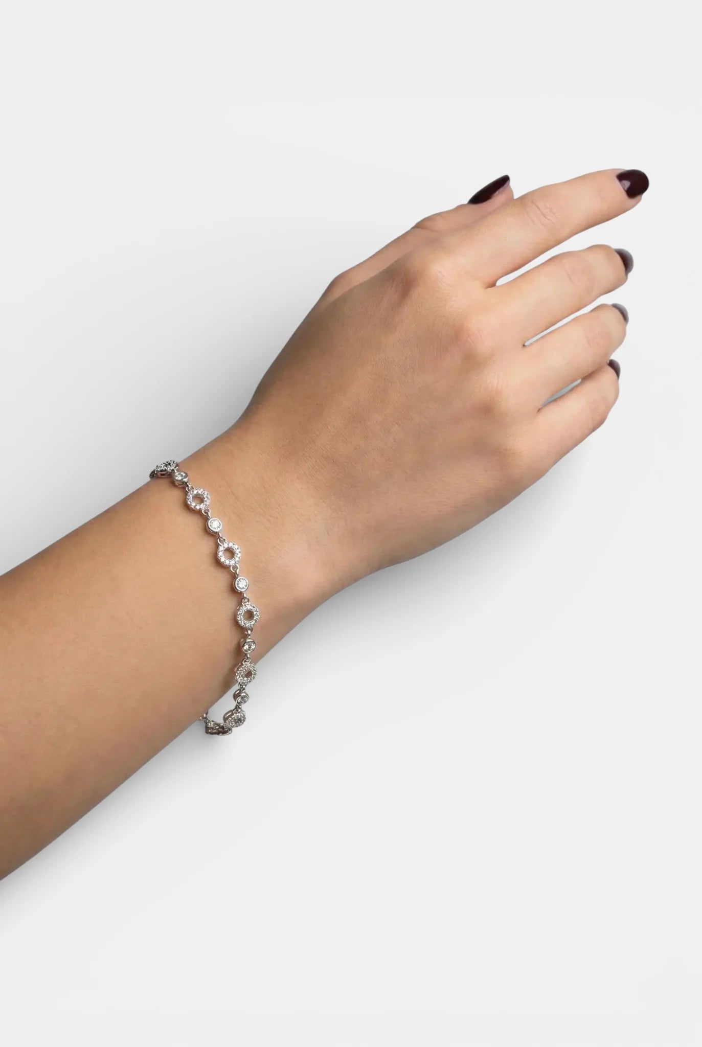 Сребърна гривна – Класически блясък