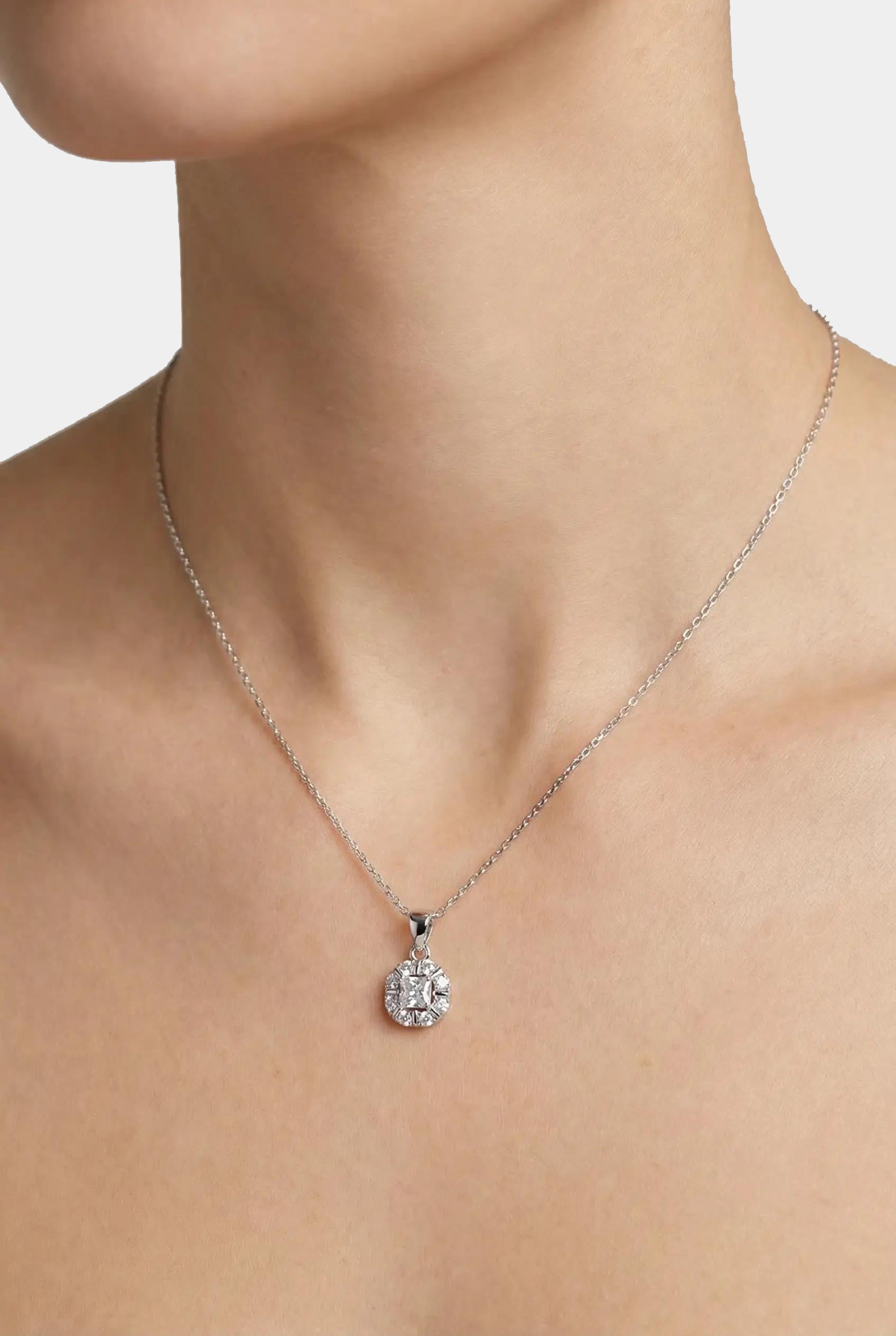 Сребърно колие - Елегантен квадрат