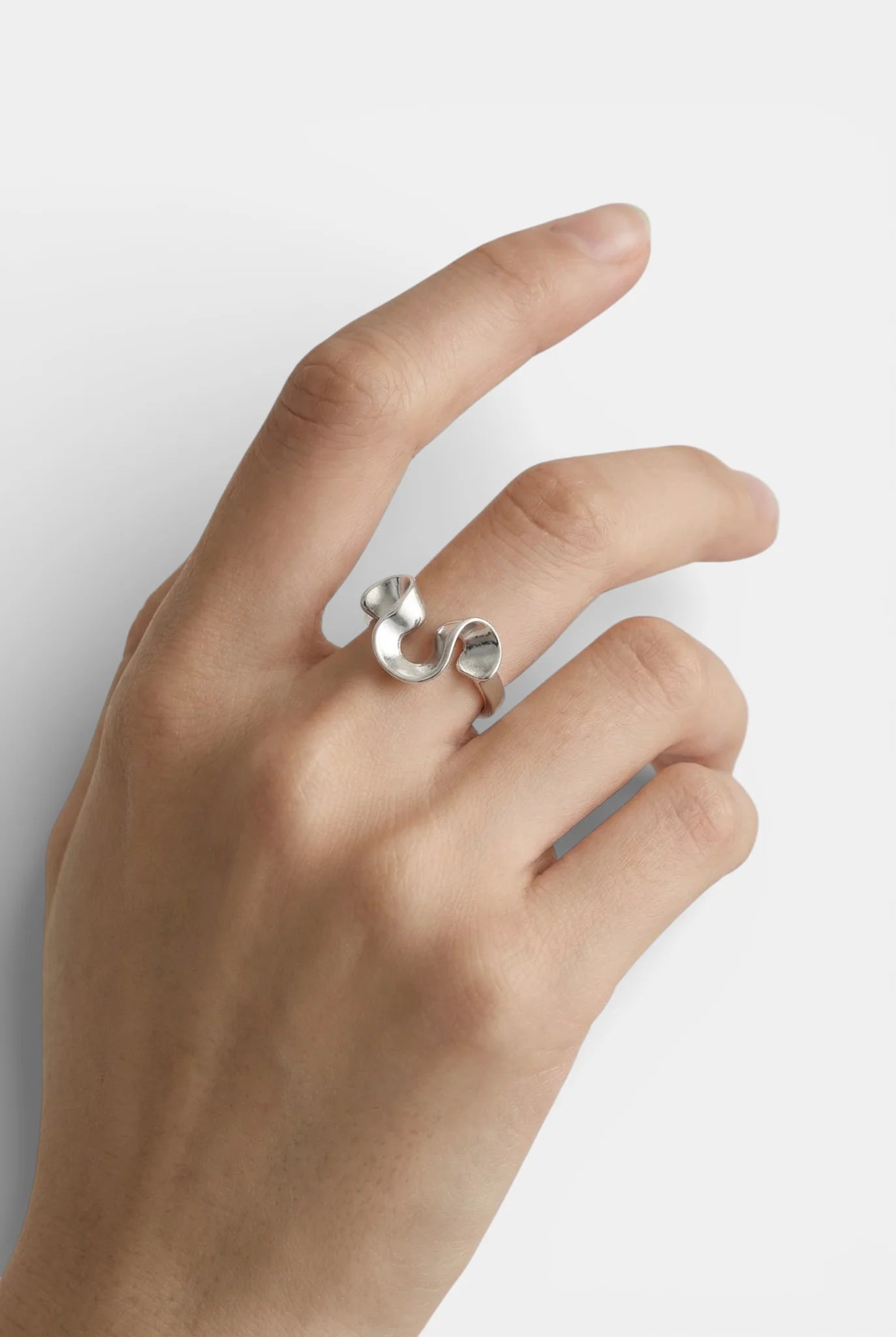 Сребърен пръстен - Елегантна Извивка