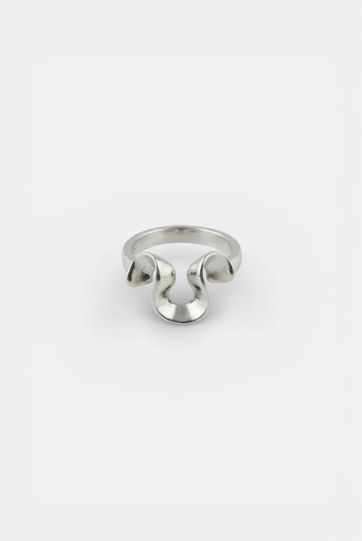 Сребърен пръстен - Елегантна Извивка