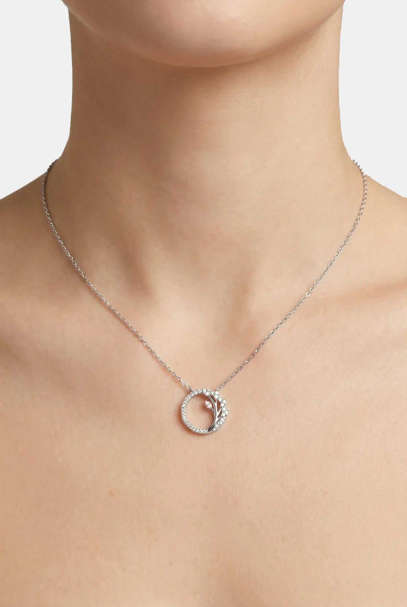 Сребърно колие - Нежна клонка