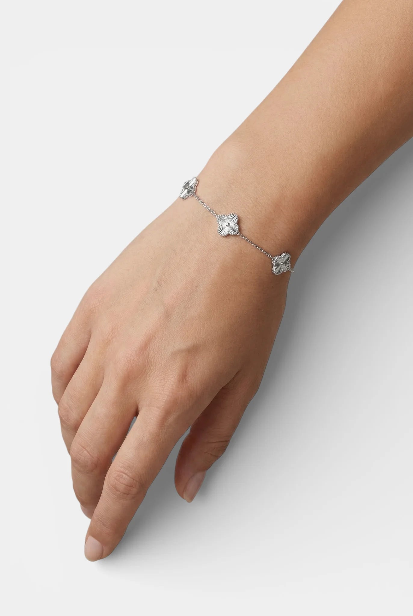 Сребърна гривна - Детелини