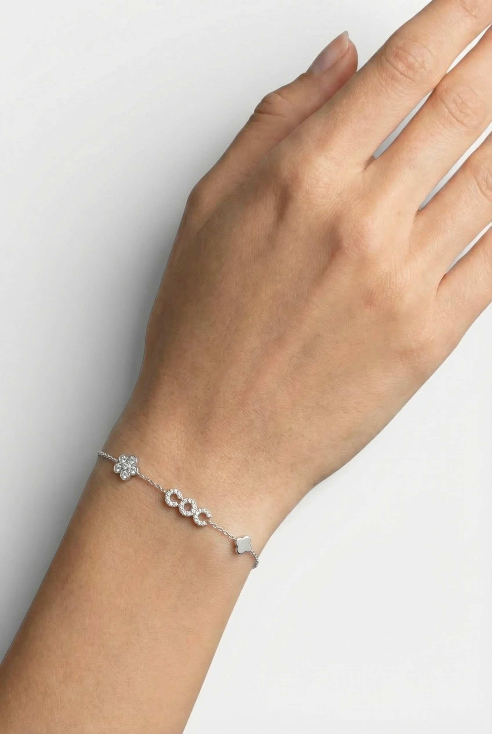 Сребърна гривна – Нежен символ