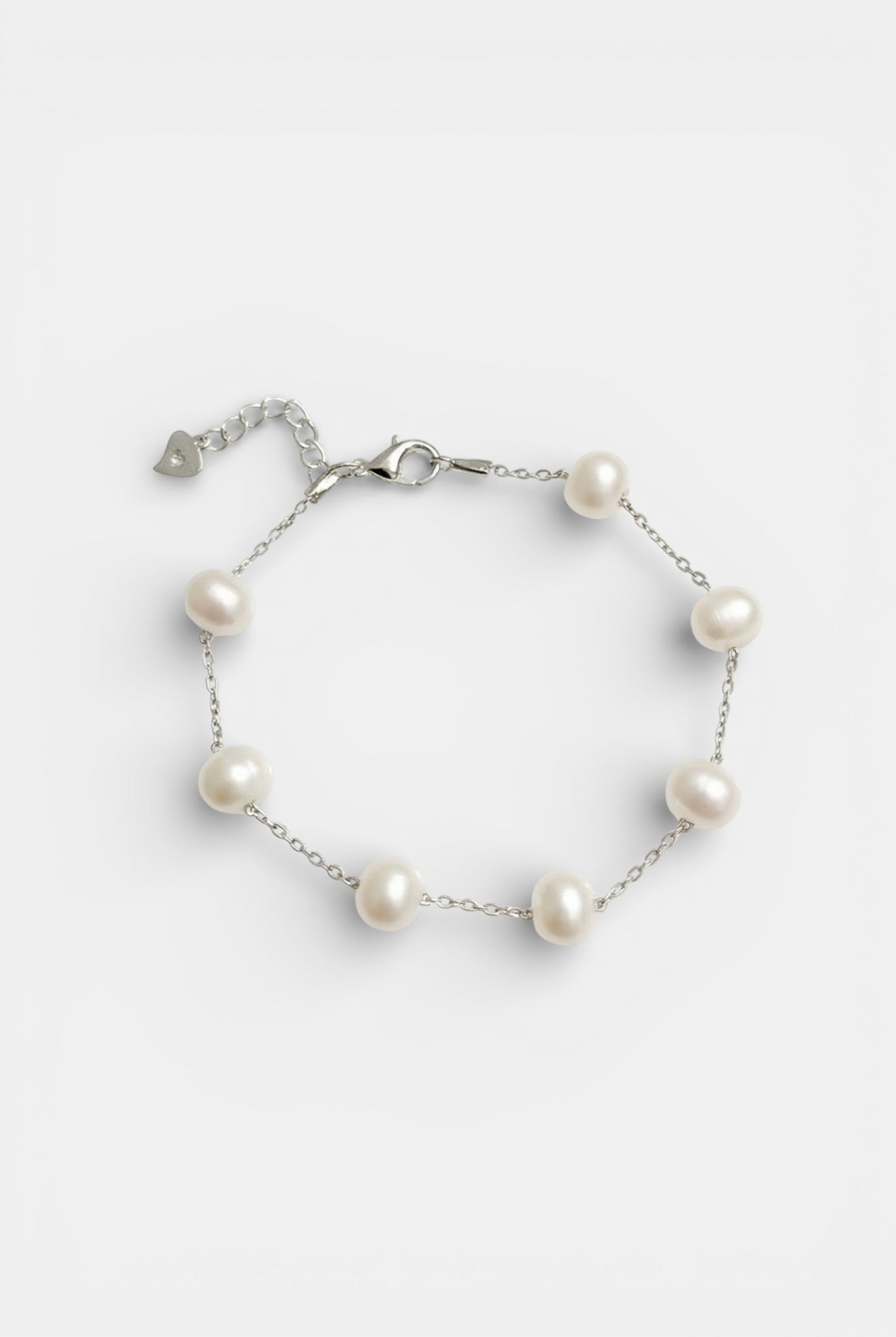 Сребърна гривна – Перлена нежност