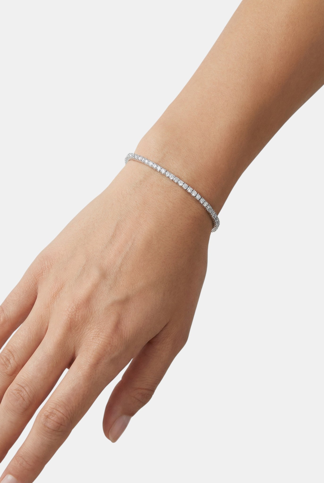 Сребърна гривна - Фина искра