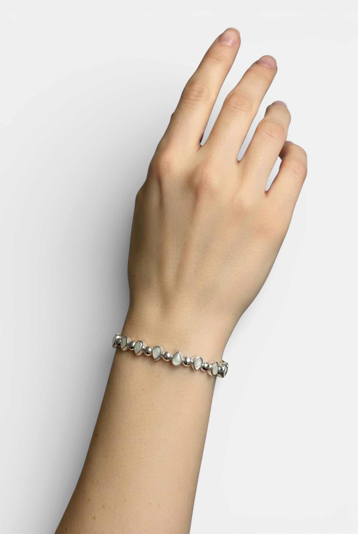 Сребърна гривна - Седефена Хармония