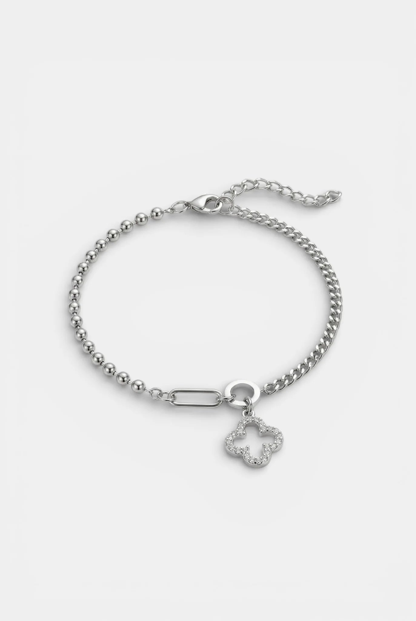 Сребърна гривна – Символ на късмета