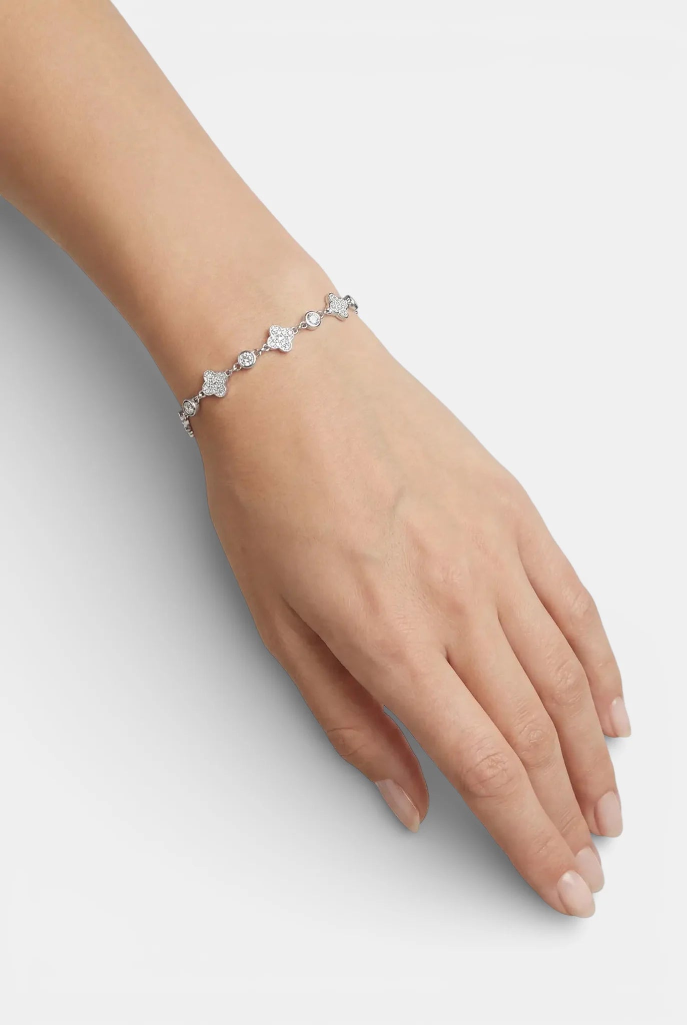 Сребърна гривна – Флорален блясък