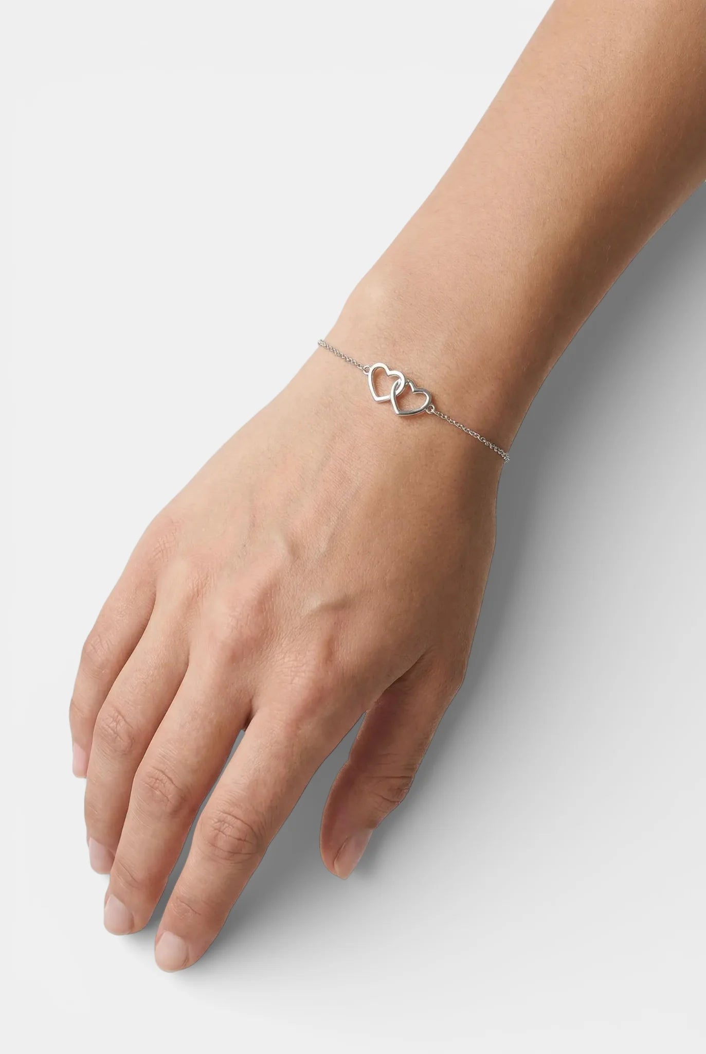 Сребърна гривна - Свързани сърца