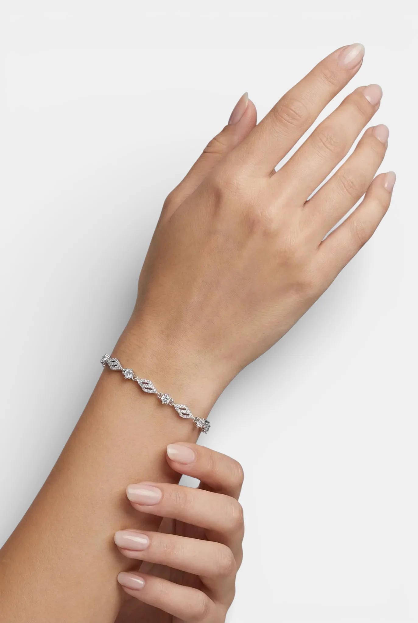 Сребърна гривна – Фина Елегантност