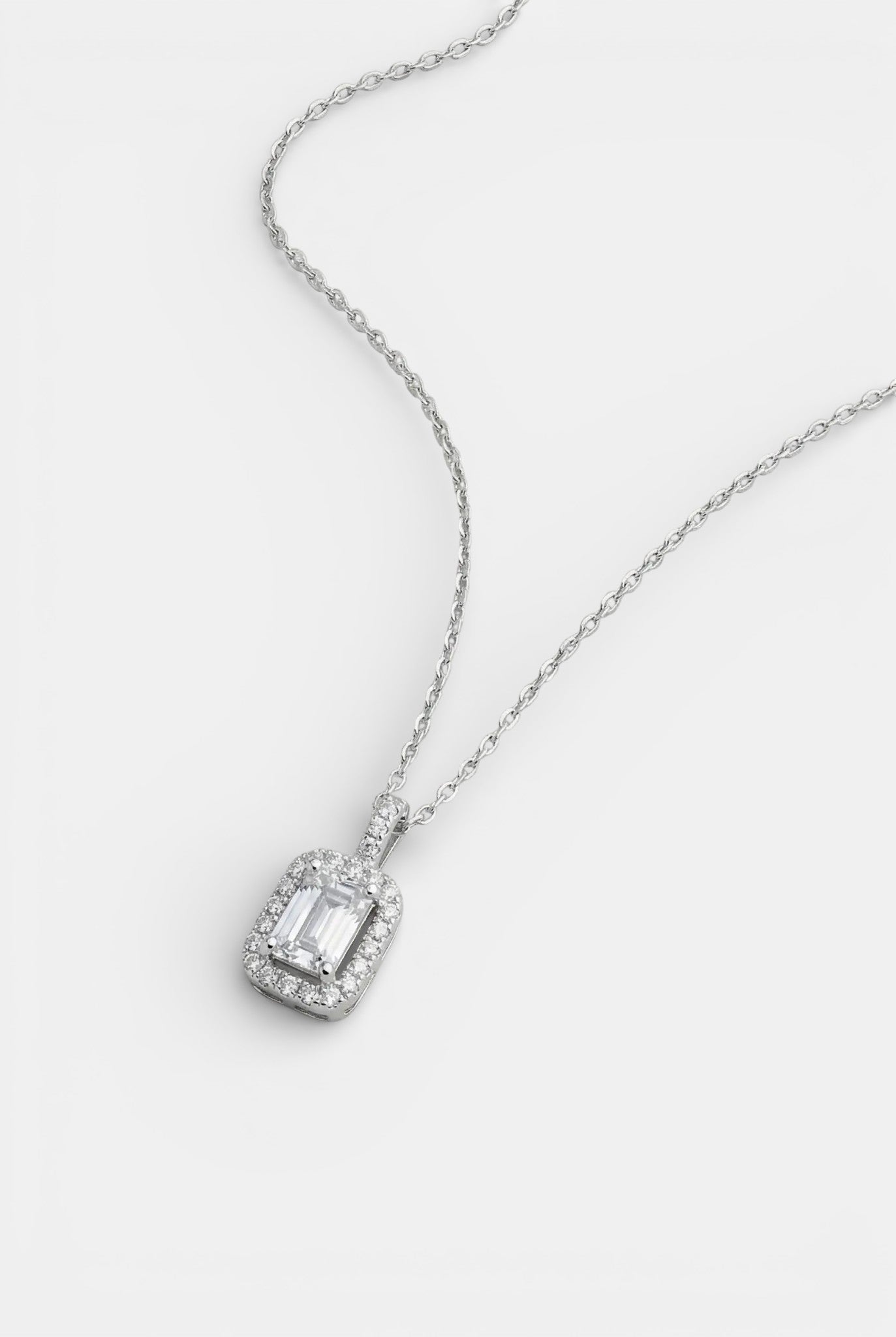 Сребърно колие - Класическо сияние