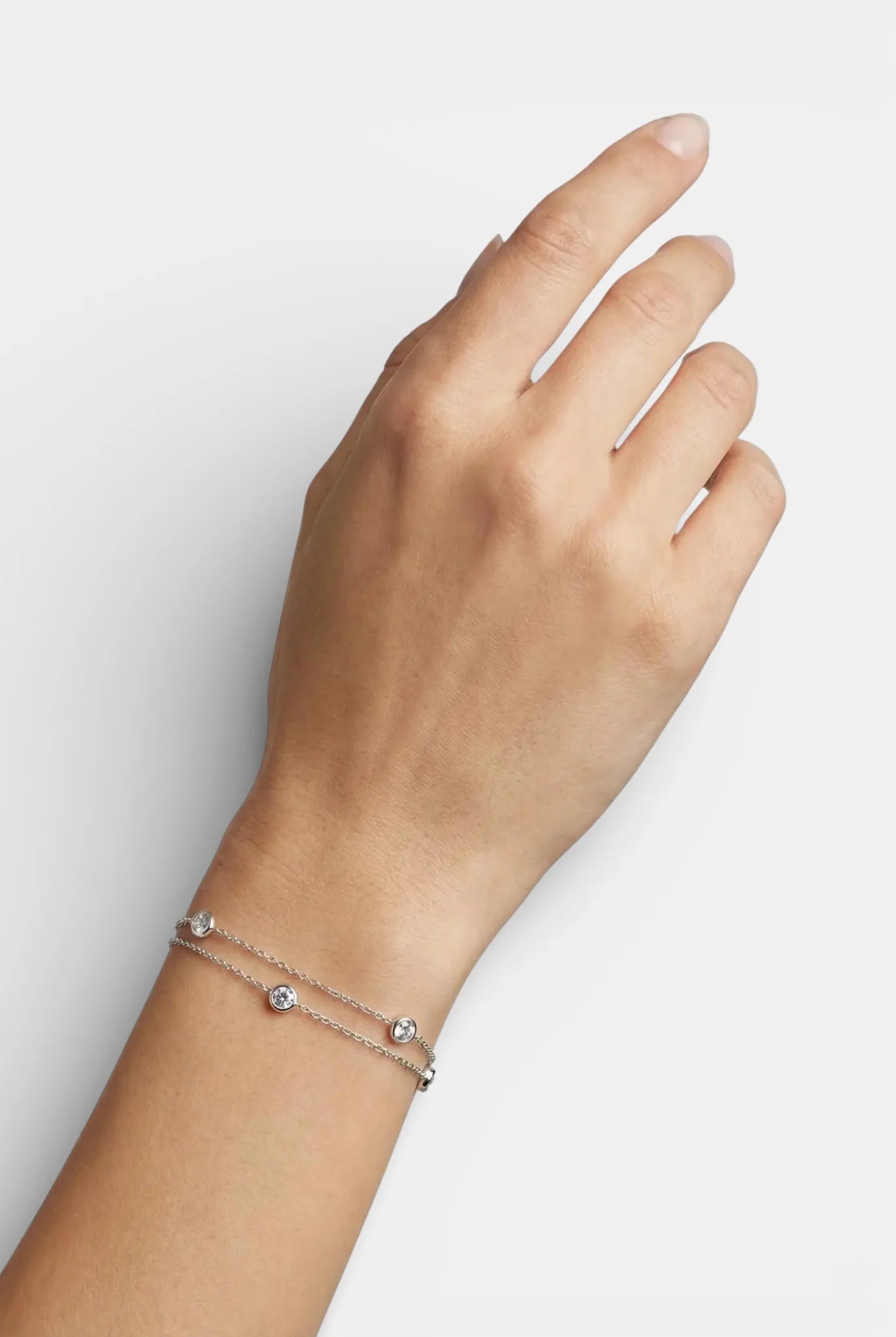 Сребърна гривна – Деликатен блясък