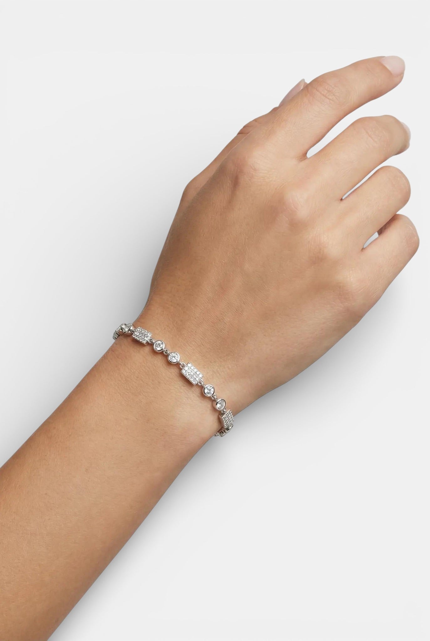 Сребърна гривна - Геометричен блясък